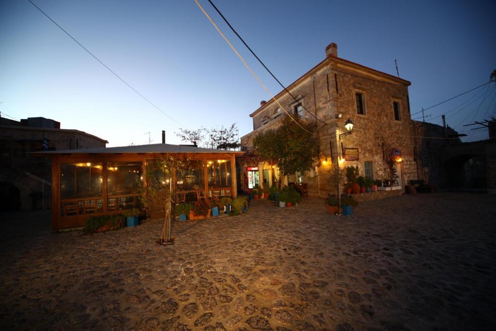 Pyrgos Houses And Restaurant Αυγώνυμα Εξωτερικό φωτογραφία